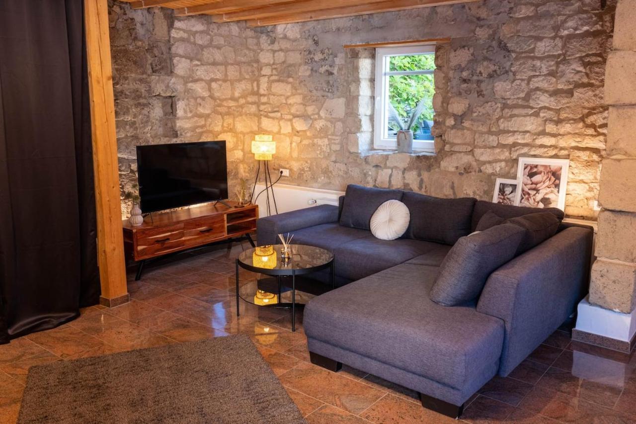 Vulkan-Lodge Ferienhaus Rieden  المظهر الخارجي الصورة
